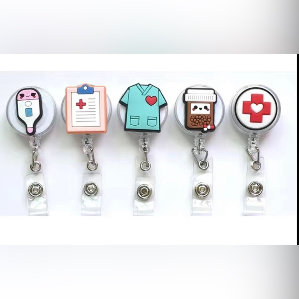 NWOT Retractable Hospital Nurse Badge Holder - Picture 3 of 4